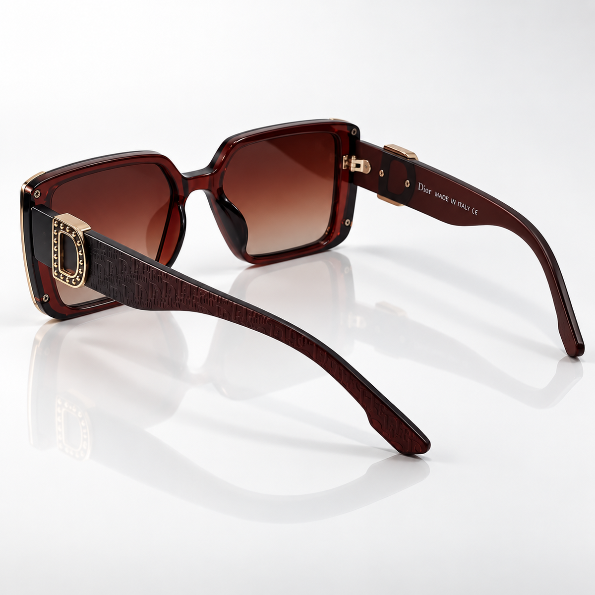 Veya — Burgundy Gradient Square Sunglasses