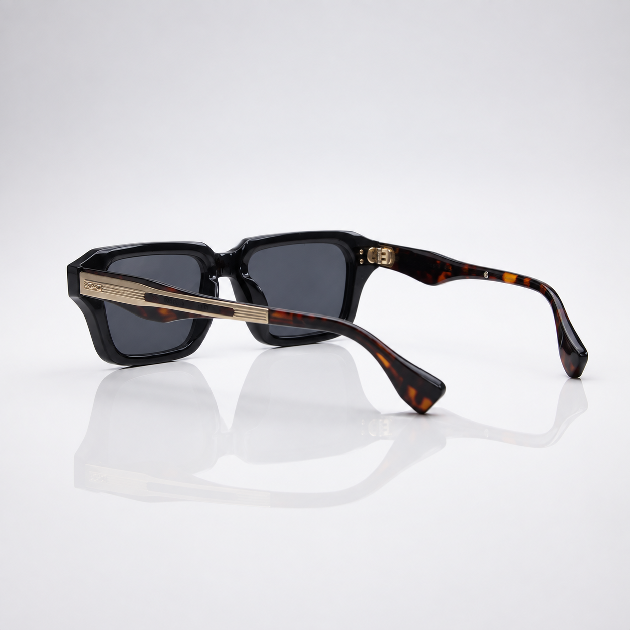 Velric – Premium Square Sunglasses